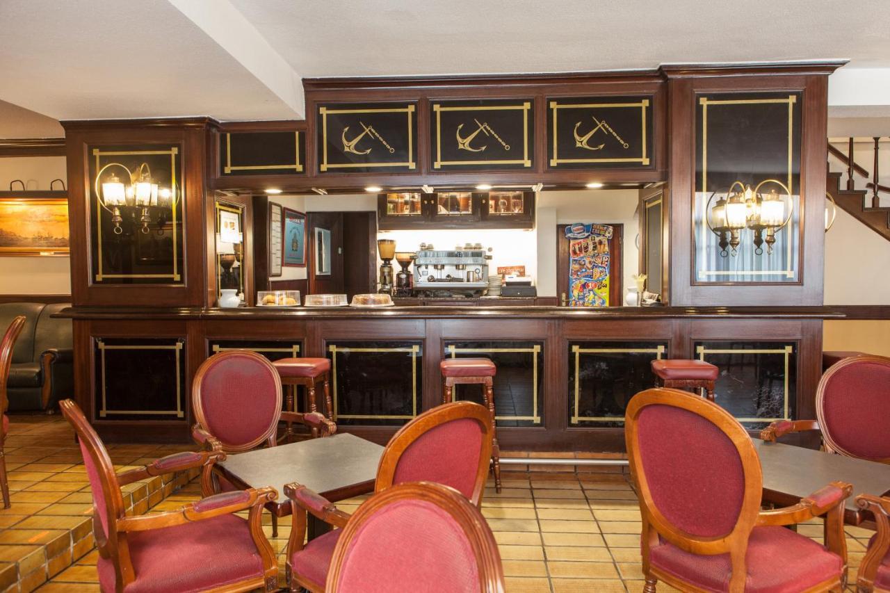 אל אסטיירו Hotel Las Anclas מראה חיצוני תמונה