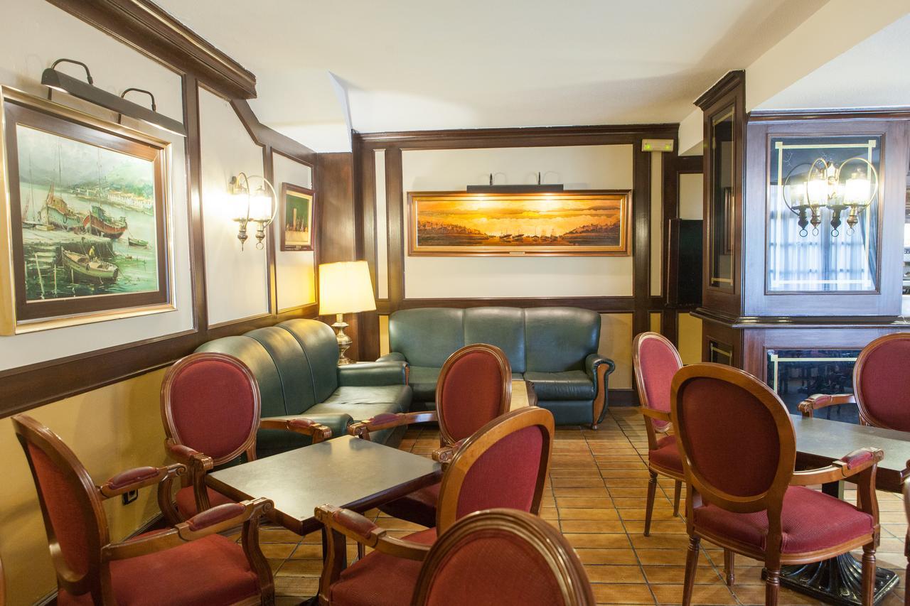 אל אסטיירו Hotel Las Anclas מראה חיצוני תמונה