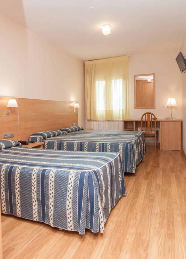 אל אסטיירו Hotel Las Anclas מראה חיצוני תמונה