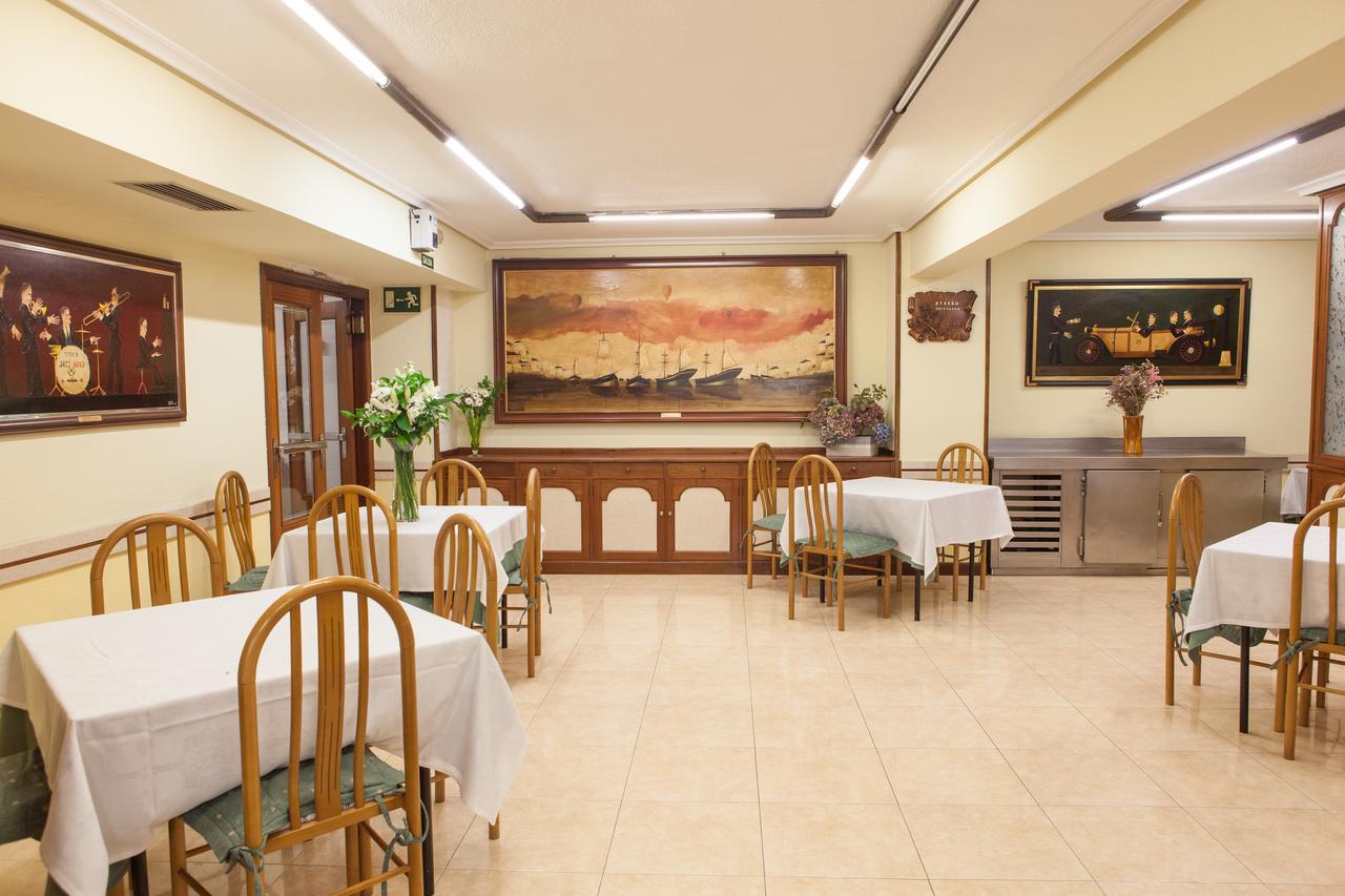 אל אסטיירו Hotel Las Anclas מראה חיצוני תמונה