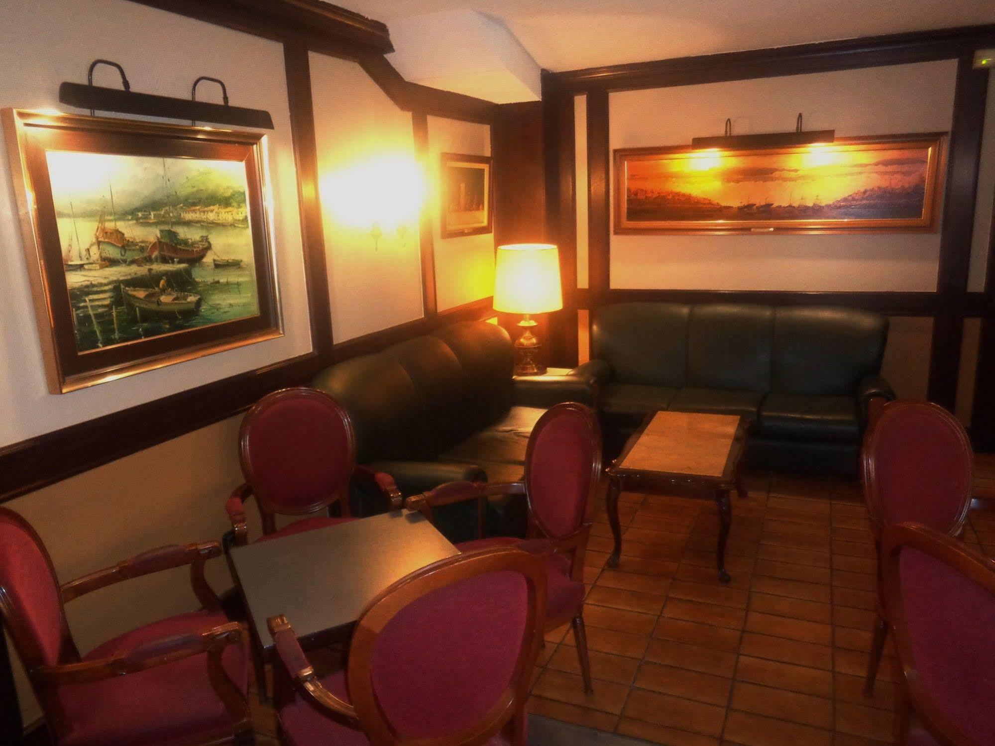אל אסטיירו Hotel Las Anclas מראה חיצוני תמונה
