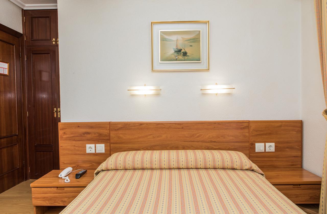 אל אסטיירו Hotel Las Anclas מראה חיצוני תמונה
