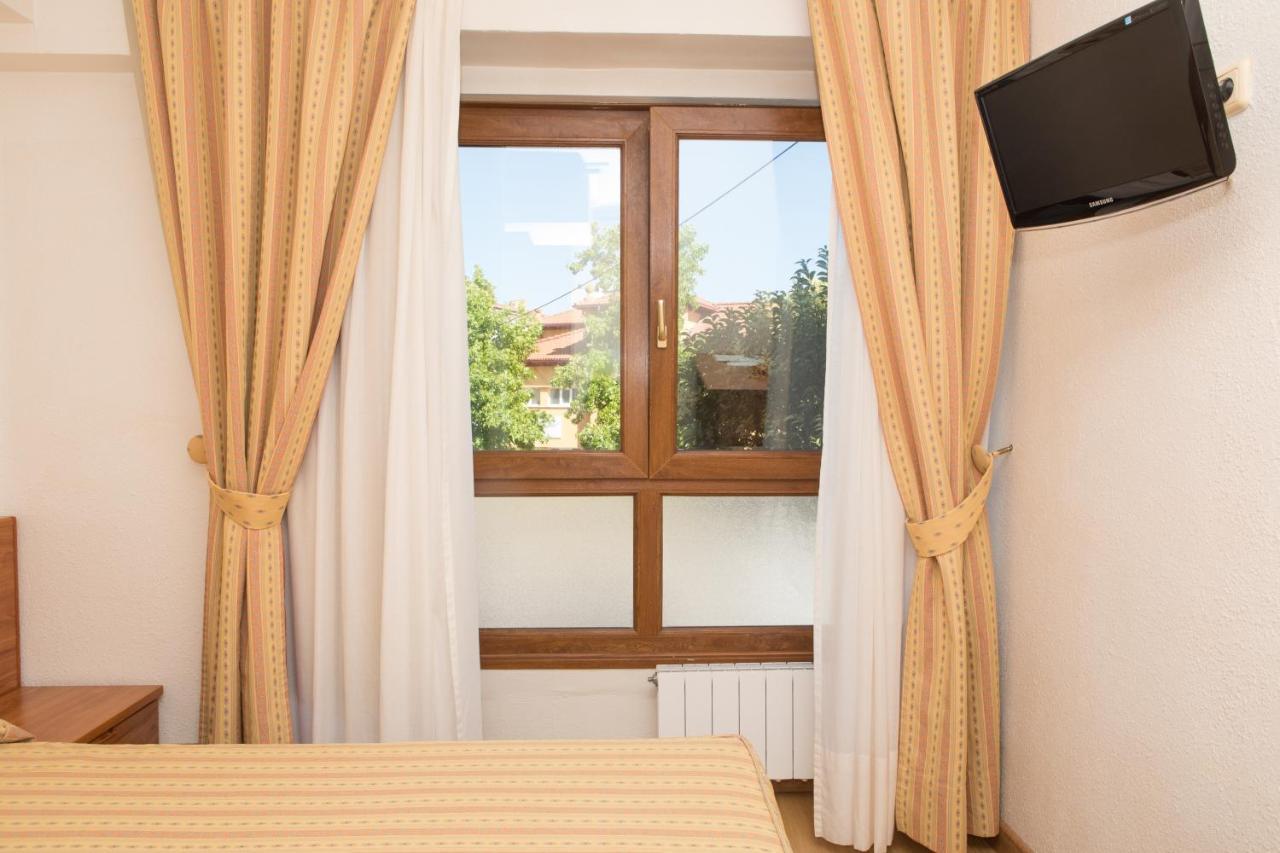 אל אסטיירו Hotel Las Anclas מראה חיצוני תמונה